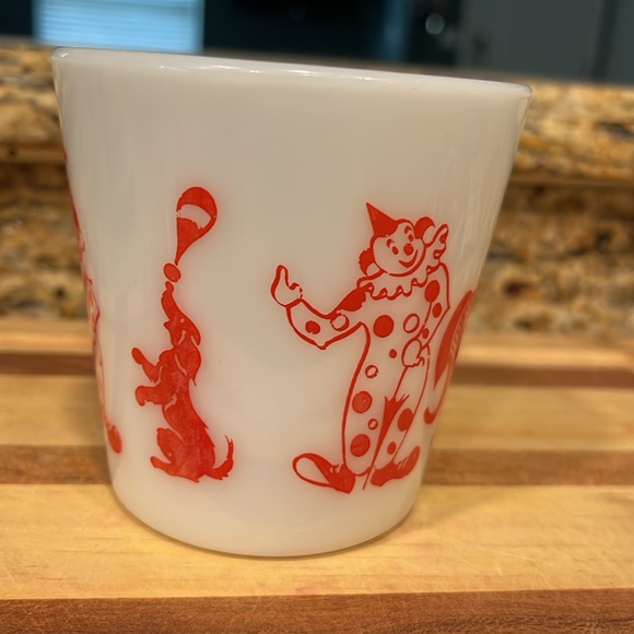 Vintage Pyrex milk glass circus scene teacup - Picture 2 of 5